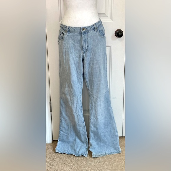 Womens 1970’s Style Wide Leg Baggy Denim Flare Jeans Size 17 Long - Picture 1 of 5